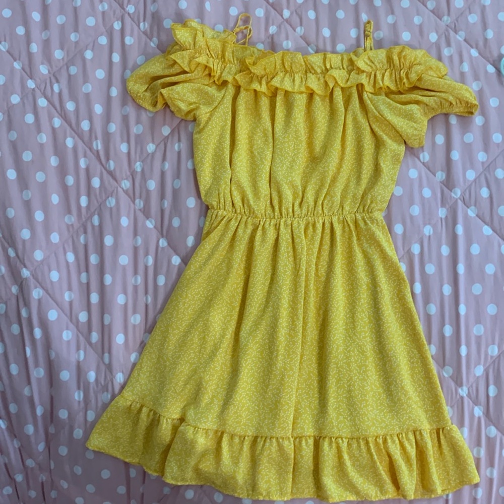Jessica Simpson yellow dress. Great for summer and just the right pop of color!